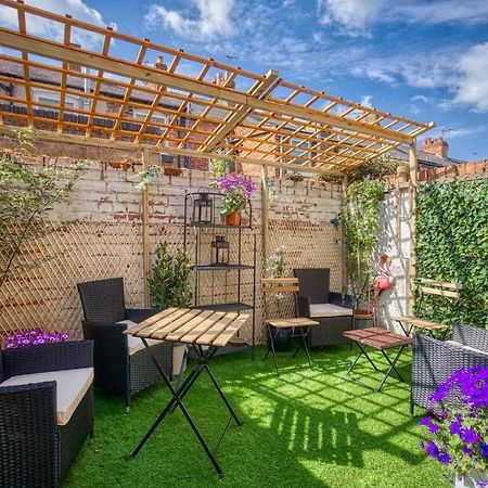 *New* Chester Canal Side 2 Bed Character Home Exteriér fotografie