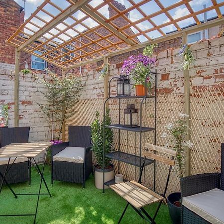 *New* Chester Canal Side 2 Bed Character Home Exteriér fotografie
