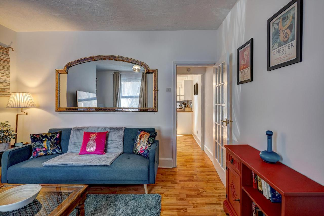 *New* Chester Canal Side 2 Bed Character Home Exteriér fotografie