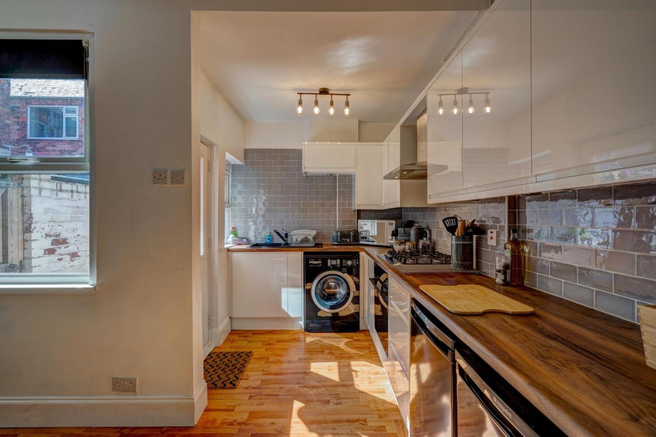 *New* Chester Canal Side 2 Bed Character Home Exteriér fotografie