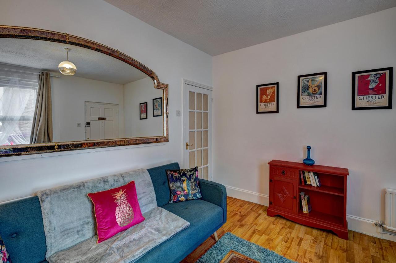 *New* Chester Canal Side 2 Bed Character Home Exteriér fotografie